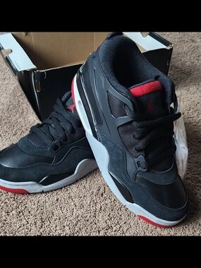 Air Jordan 4 RM